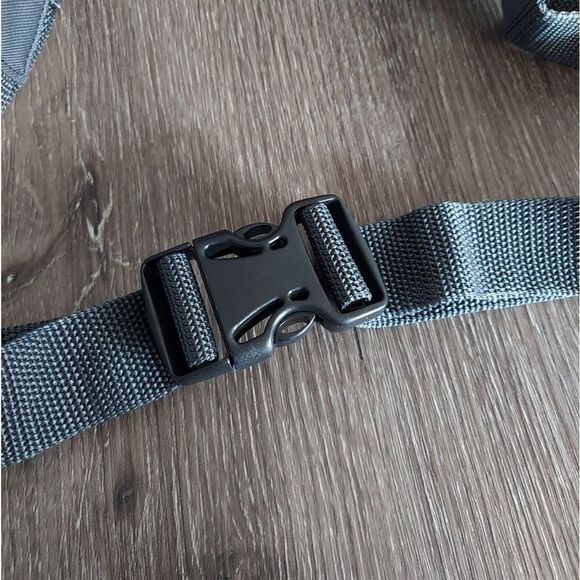 Outdoor Products Essential 2 Ltr Waist Bag Fanny Pack, Gray, Unisex, Polyester - Picture 6 of 9